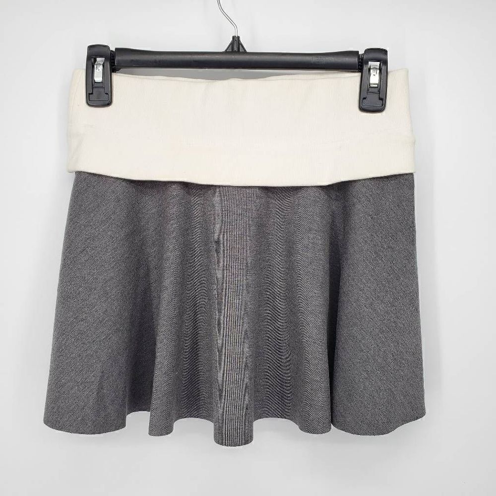 Zara Women's Grey White Mini Skater Skirt Size Small‎